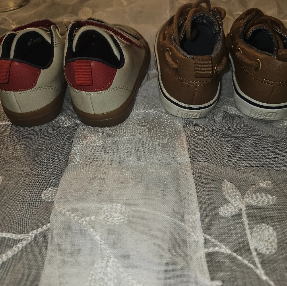 Old Navy, kids shoes size 7
